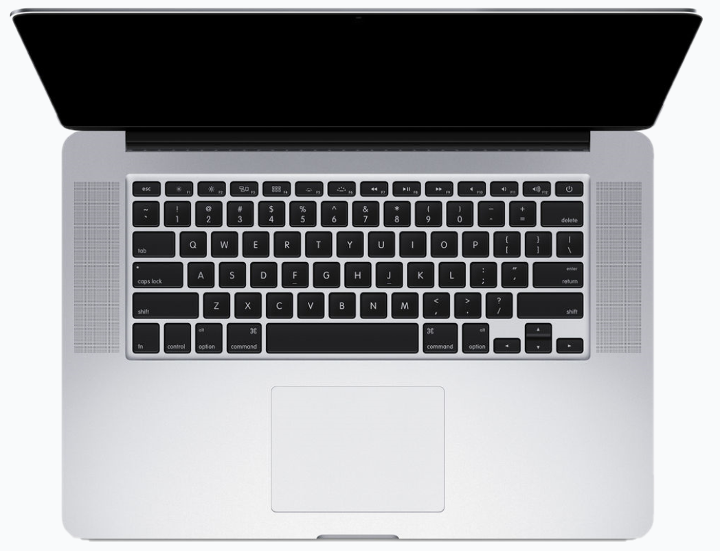 Pohled shora na otevřený stříbrný MacBook Pro